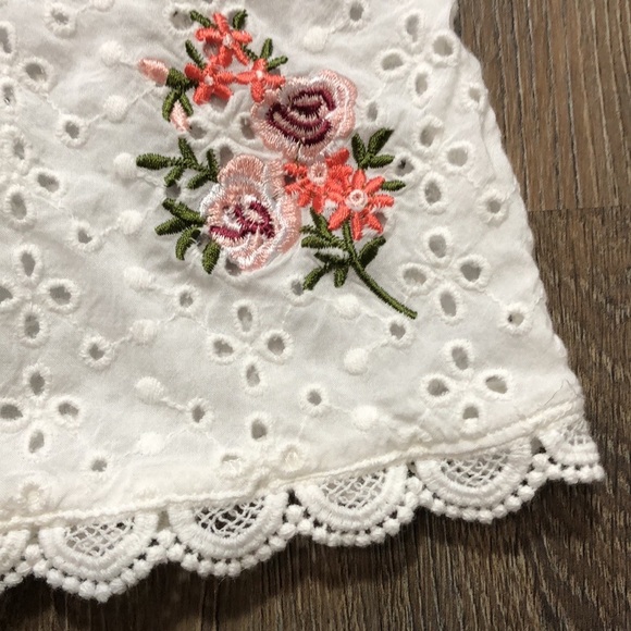 Vintage Embroidered Eyelet Crop Top - Picture 4 of 17